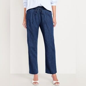 Old Navy Denim, High-Waisted Billie Straight Ankle Trouser in size small petite.